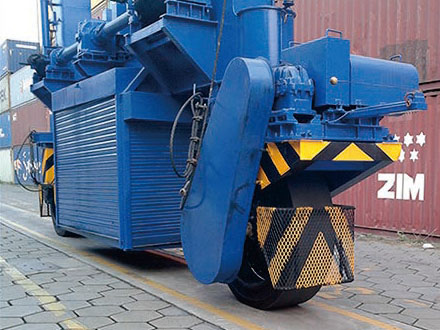 輪胎吊(RTG)粘結式實心輪胎使用情況